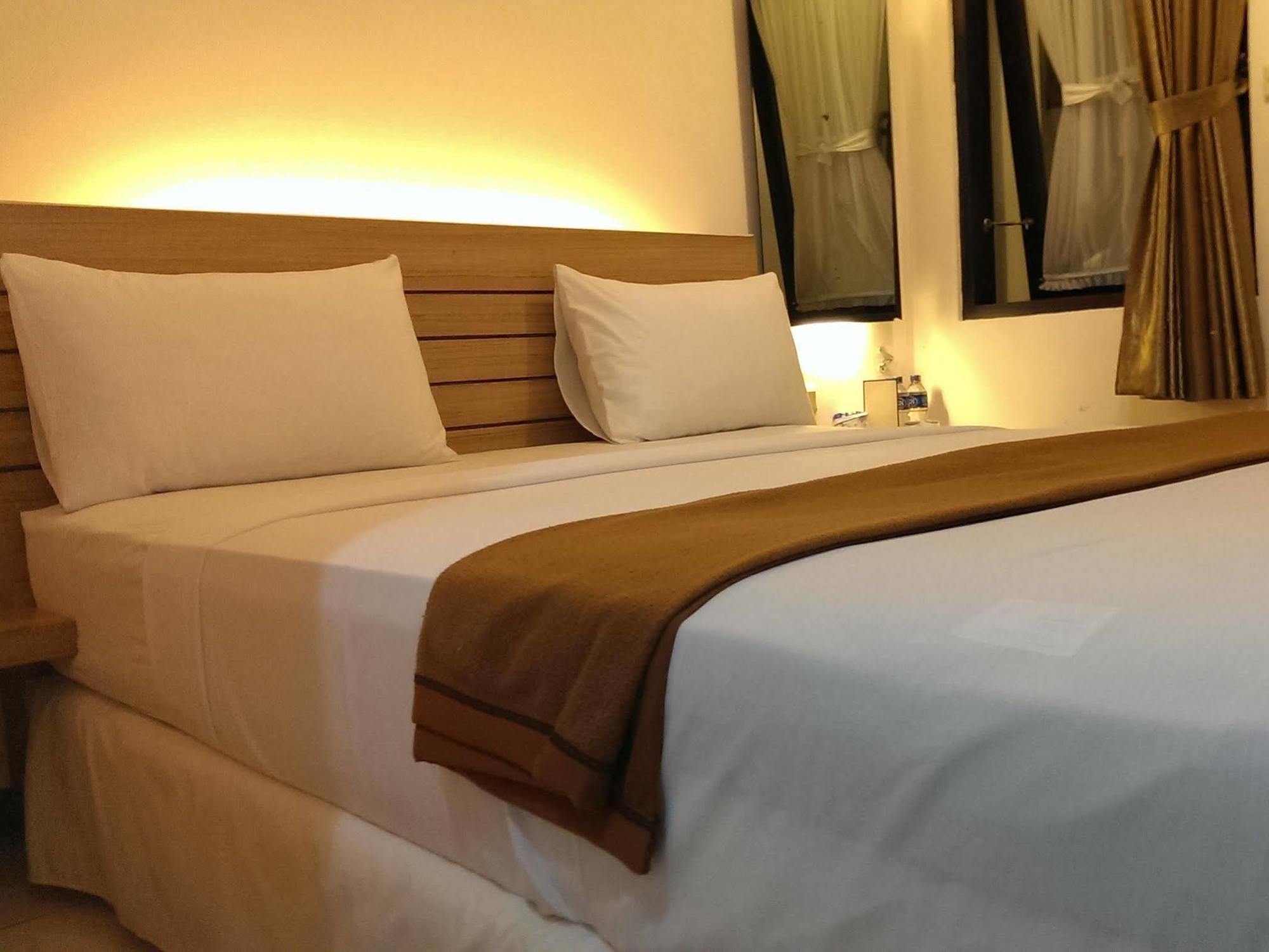 Marciella Hotel Bandung Exteriör bild